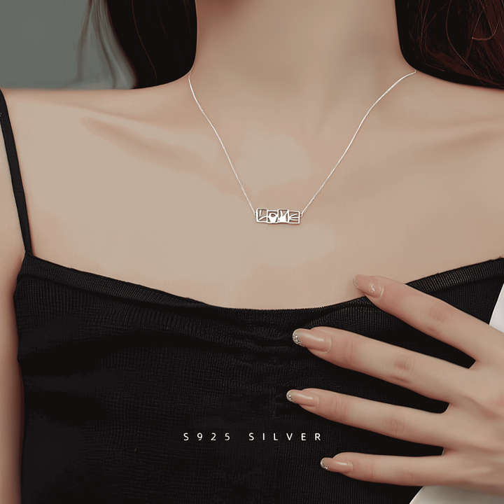 Collana con lettere di LOVE in argento S925,  stile minimalista di alta qualità